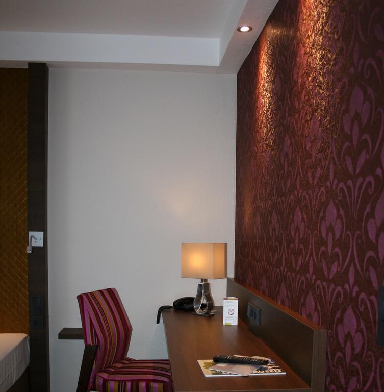 Hotel Parqeo Im A66 Gelnhausen Dış mekan fotoğraf