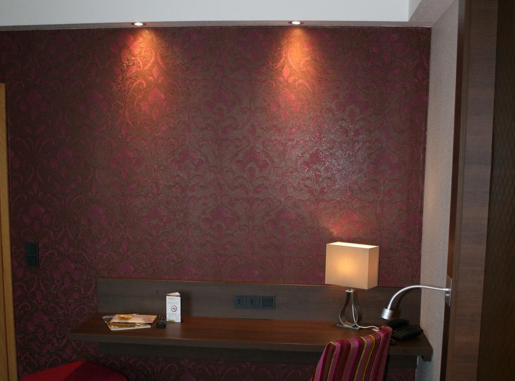 Hotel Parqeo Im A66 Gelnhausen Dış mekan fotoğraf