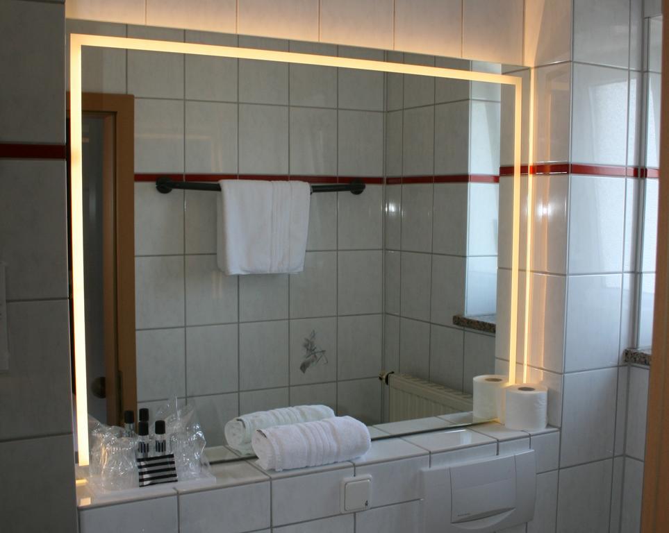 Hotel Parqeo Im A66 Gelnhausen Dış mekan fotoğraf