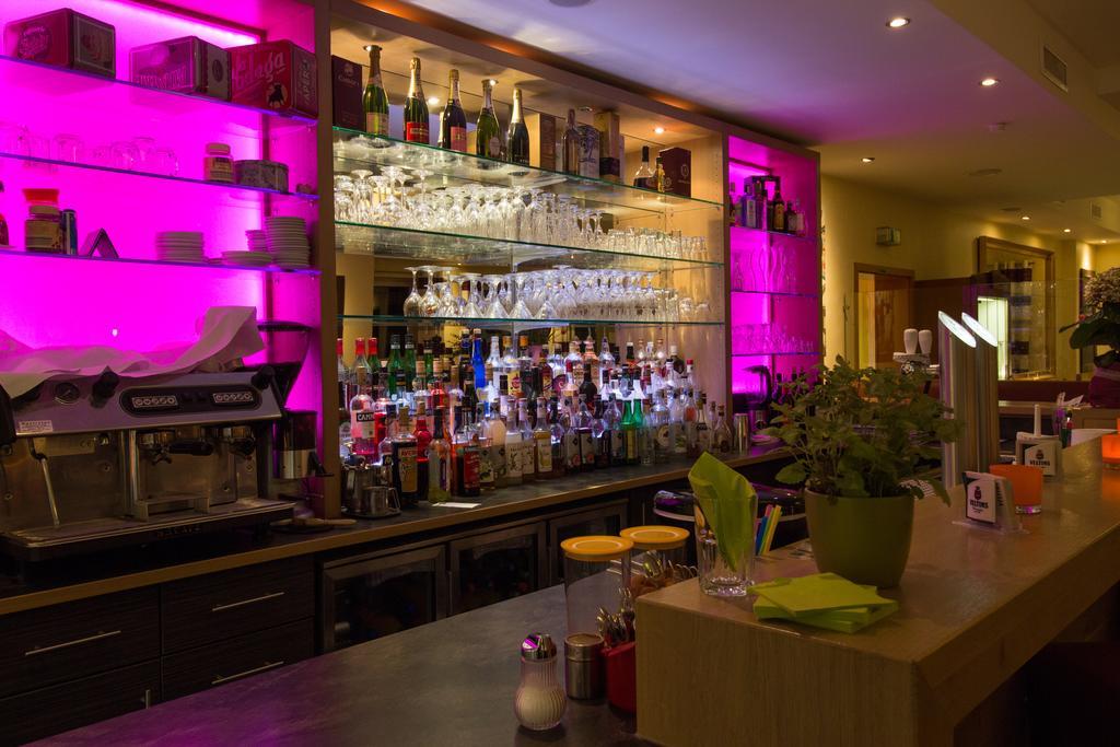 Hotel Parqeo Im A66 Gelnhausen Dış mekan fotoğraf