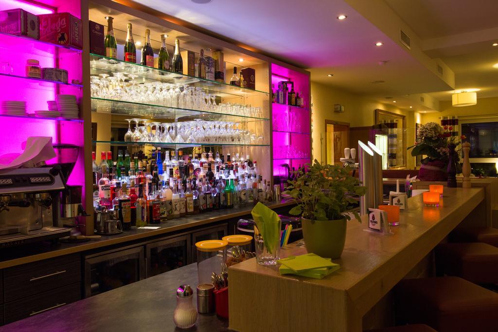 Hotel Parqeo Im A66 Gelnhausen Dış mekan fotoğraf