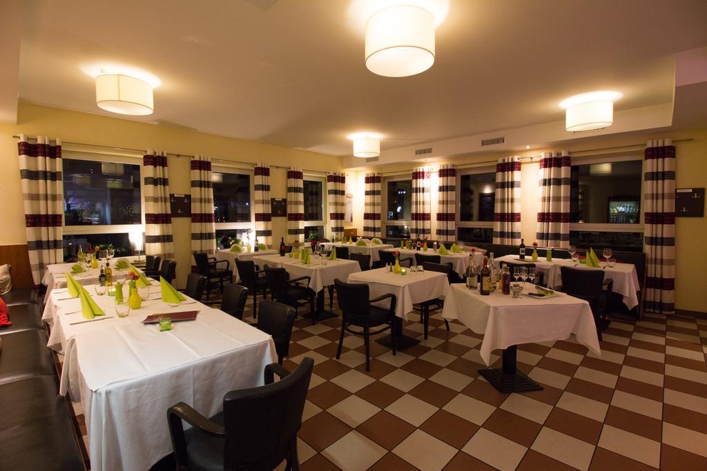 Hotel Parqeo Im A66 Gelnhausen Dış mekan fotoğraf