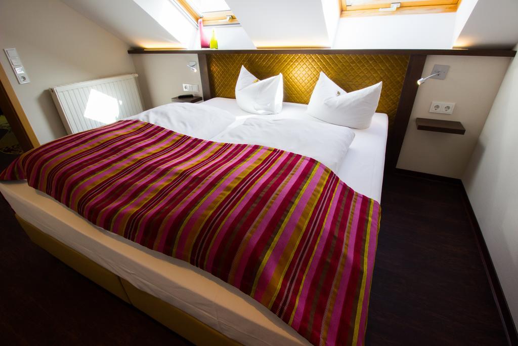 Hotel Parqeo Im A66 Gelnhausen Dış mekan fotoğraf