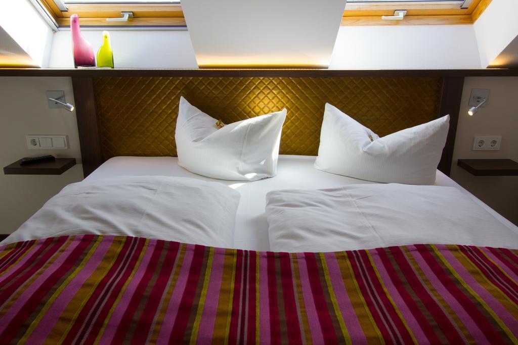 Hotel Parqeo Im A66 Gelnhausen Dış mekan fotoğraf