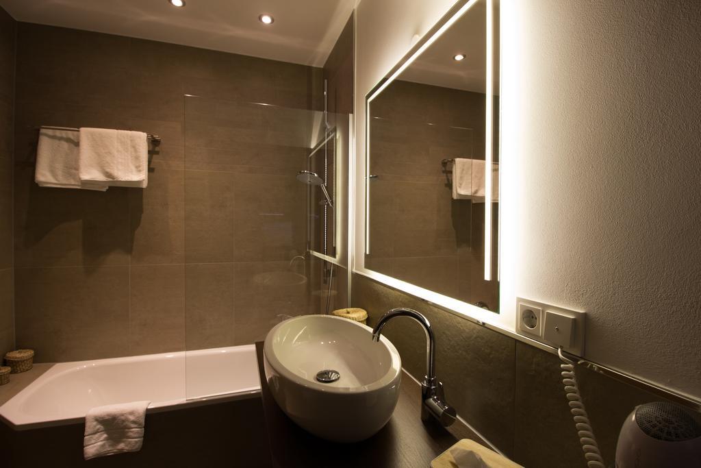 Hotel Parqeo Im A66 Gelnhausen Dış mekan fotoğraf