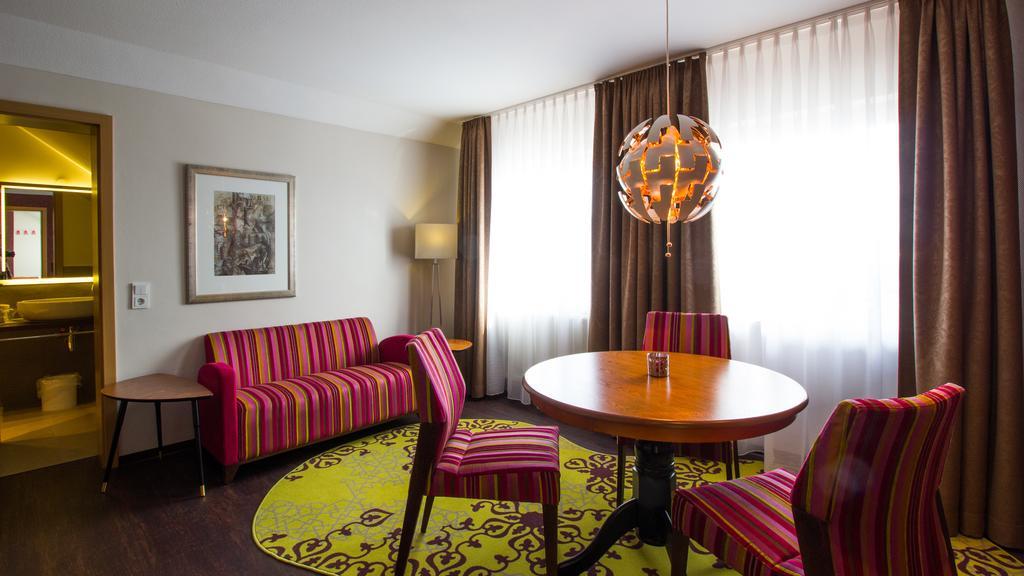 Hotel Parqeo Im A66 Gelnhausen Dış mekan fotoğraf
