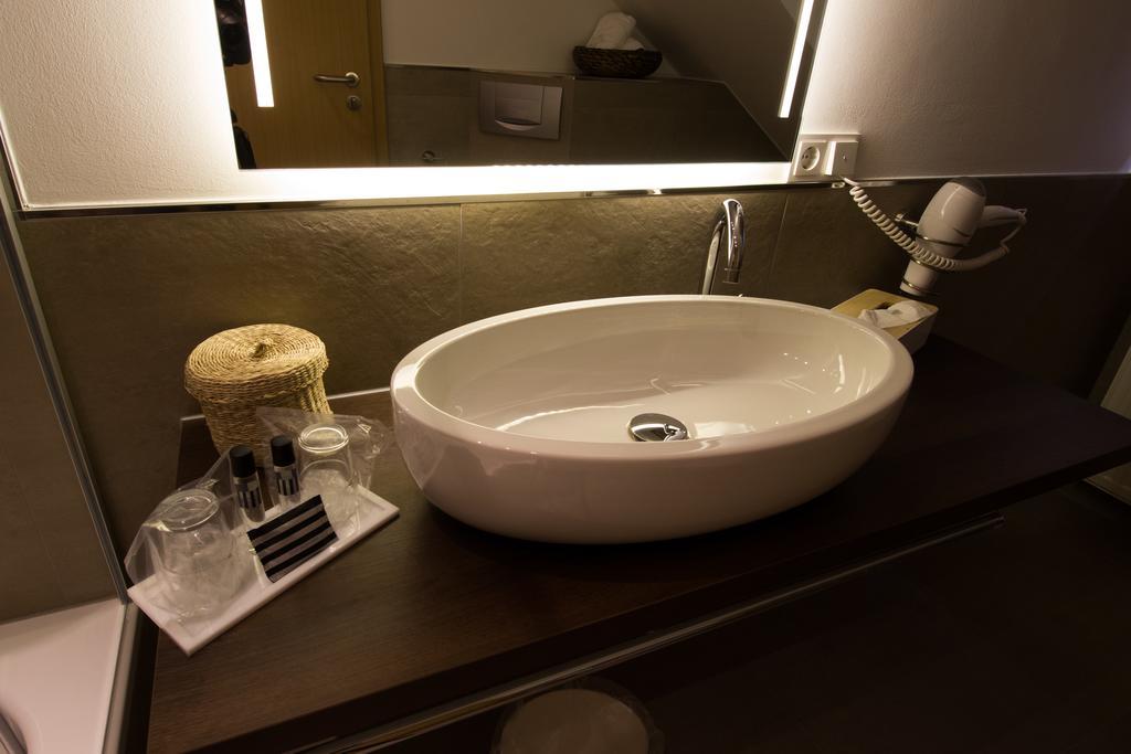 Hotel Parqeo Im A66 Gelnhausen Dış mekan fotoğraf