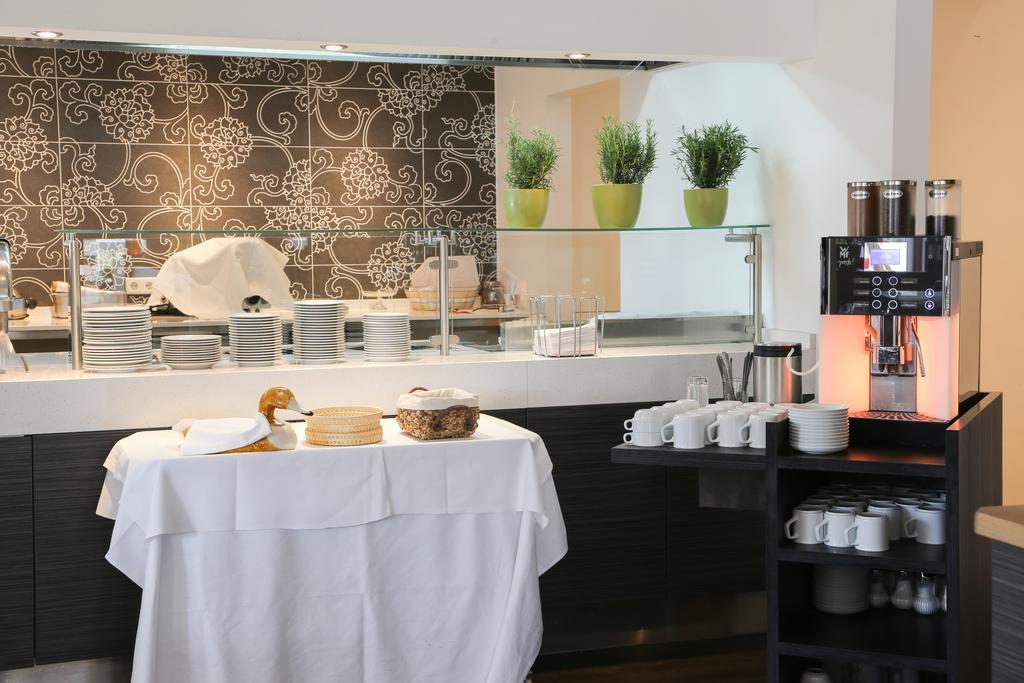 Hotel Parqeo Im A66 Gelnhausen Dış mekan fotoğraf