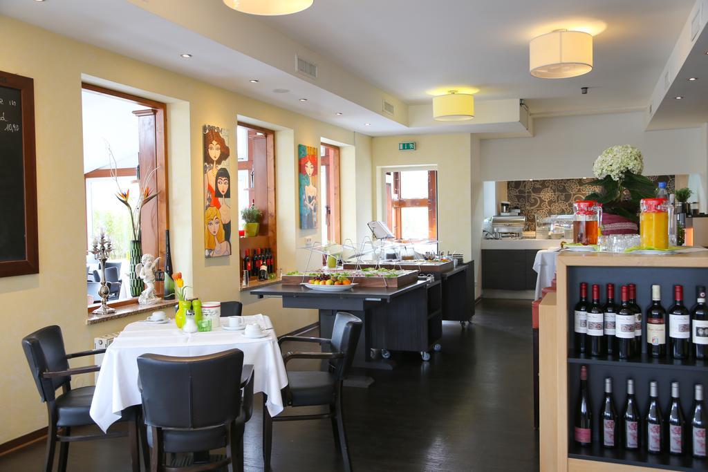 Hotel Parqeo Im A66 Gelnhausen Dış mekan fotoğraf