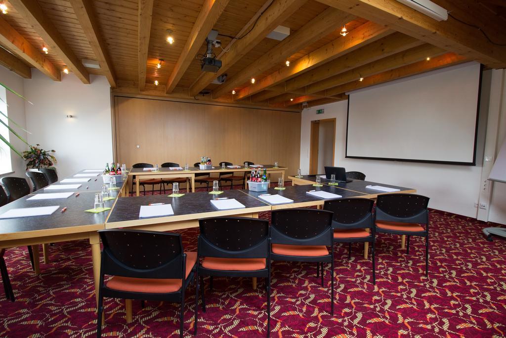 Hotel Parqeo Im A66 Gelnhausen Dış mekan fotoğraf