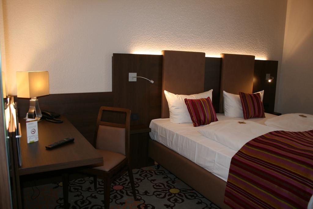 Hotel Parqeo Im A66 Gelnhausen Dış mekan fotoğraf